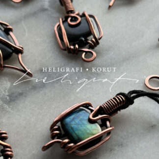 Spektroliitti riipus kuparilanka