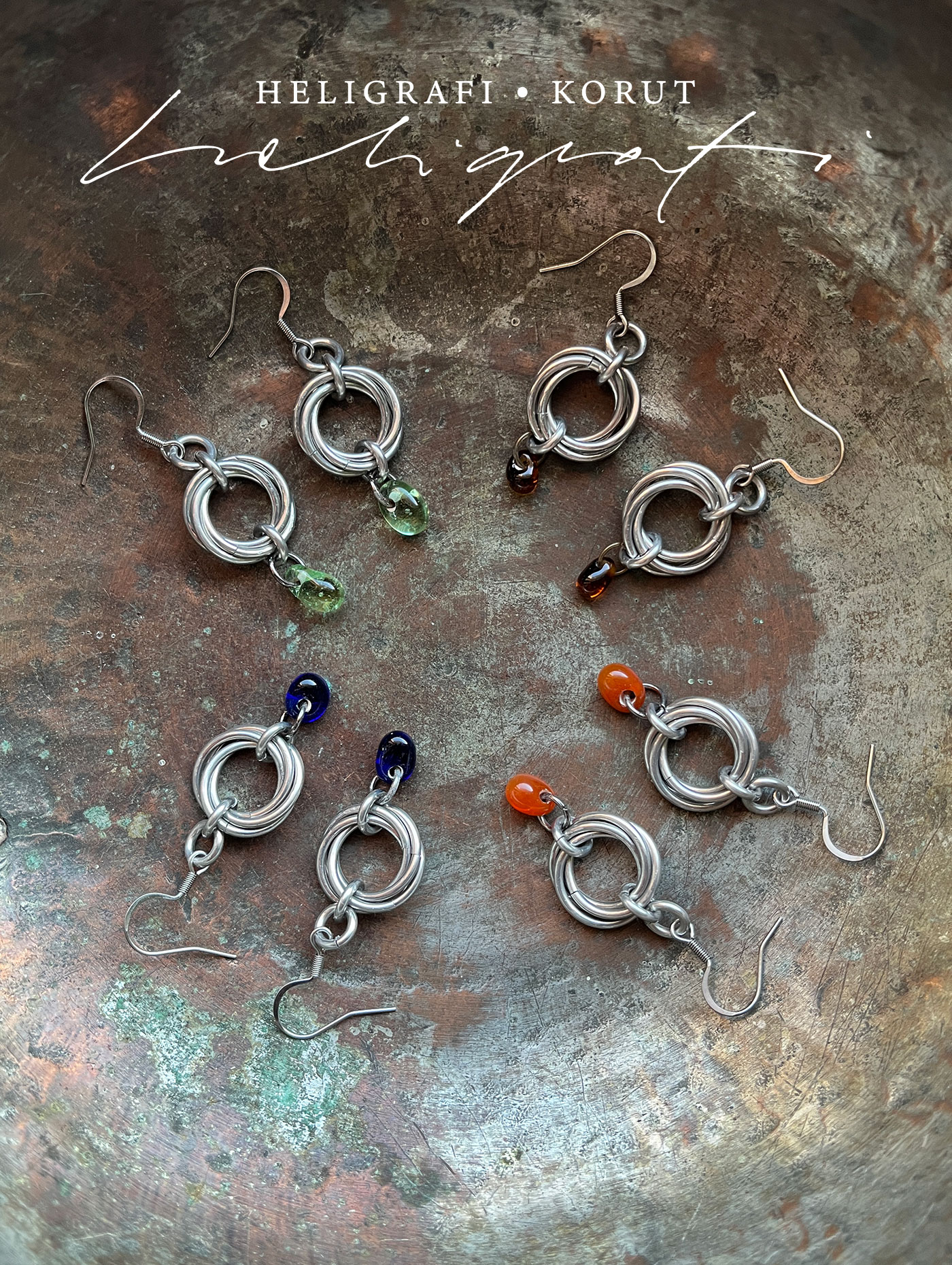 rakkaussolmu korvakorut